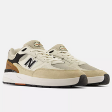 New Balance Numeric Andrew Reynolds 933 Quicksand/Sea Salt Shoes