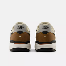 New Balance Numeric Andrew Reynolds 933 Quicksand/Sea Salt Shoes
